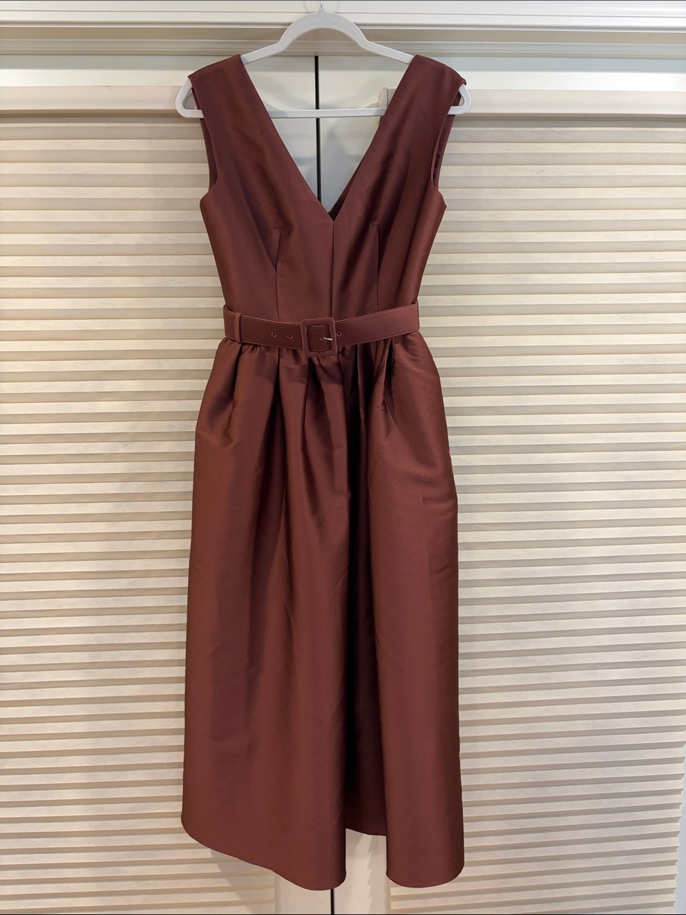 NWOT Roland Mouret Sleeveless V-Neck Belted Midi Dress in Wine, Size US 6